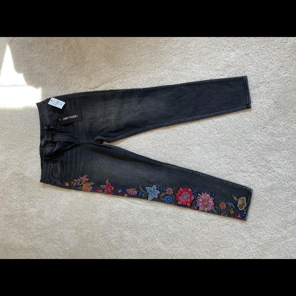 Driftwood black/gray jeans floral embroidery sz 29